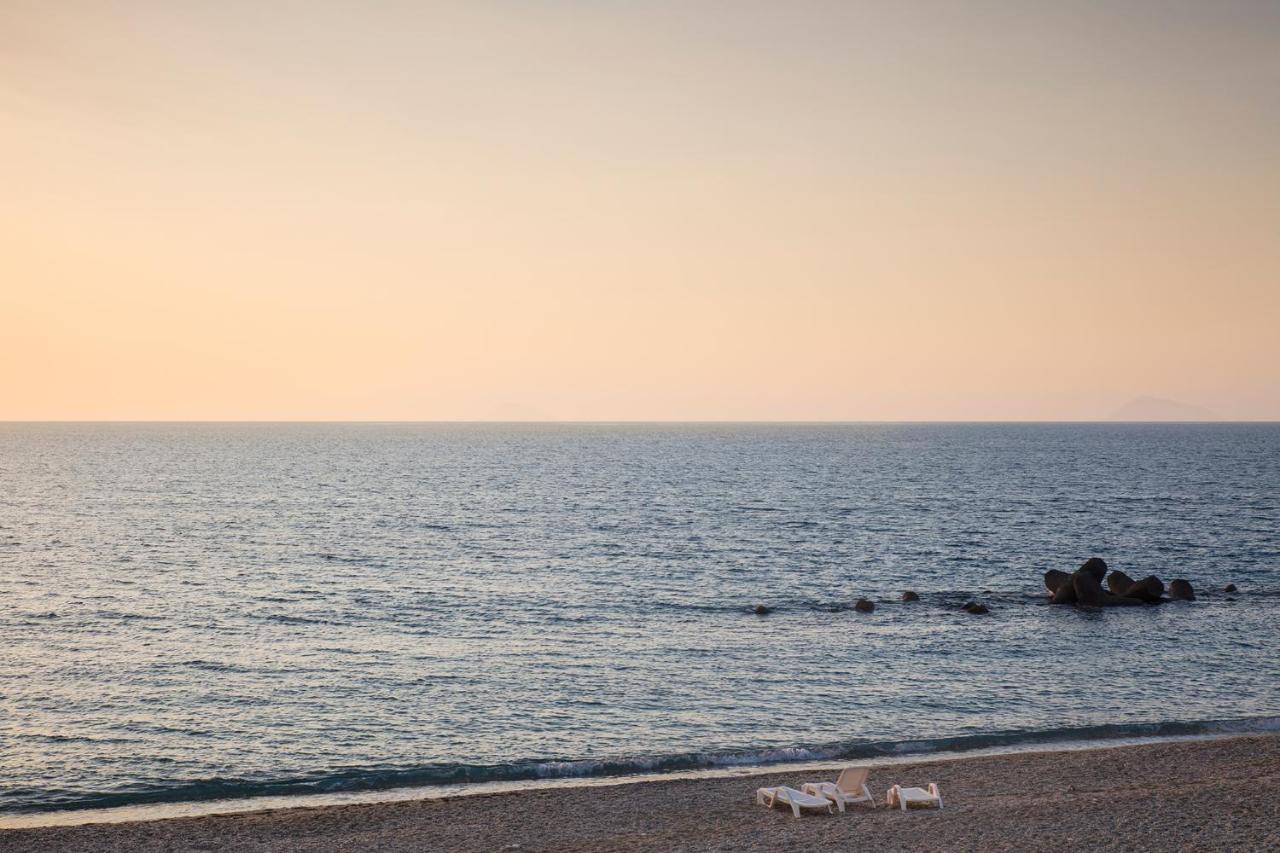 B&B Stella Marina Capo dʼOrlando Екстериор снимка