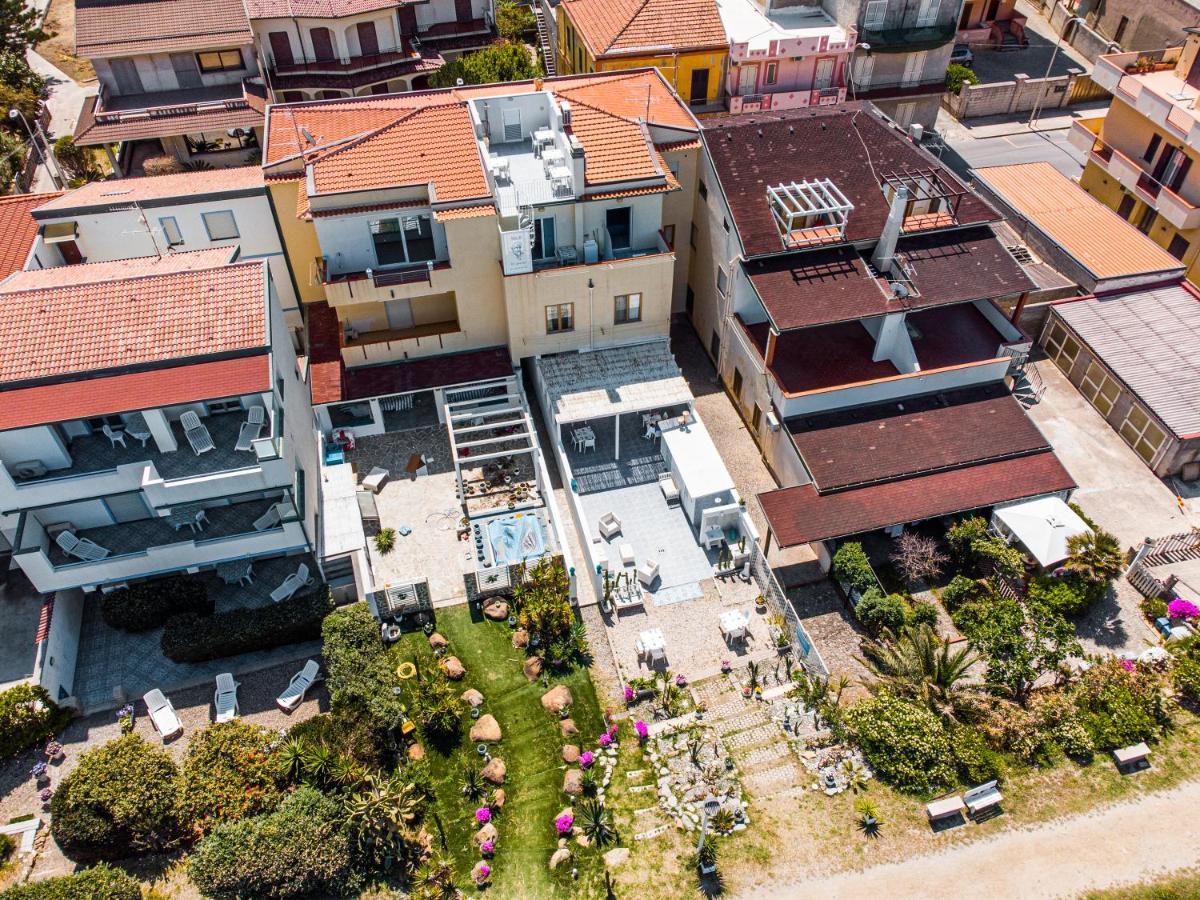 B&B Stella Marina Capo dʼOrlando Екстериор снимка