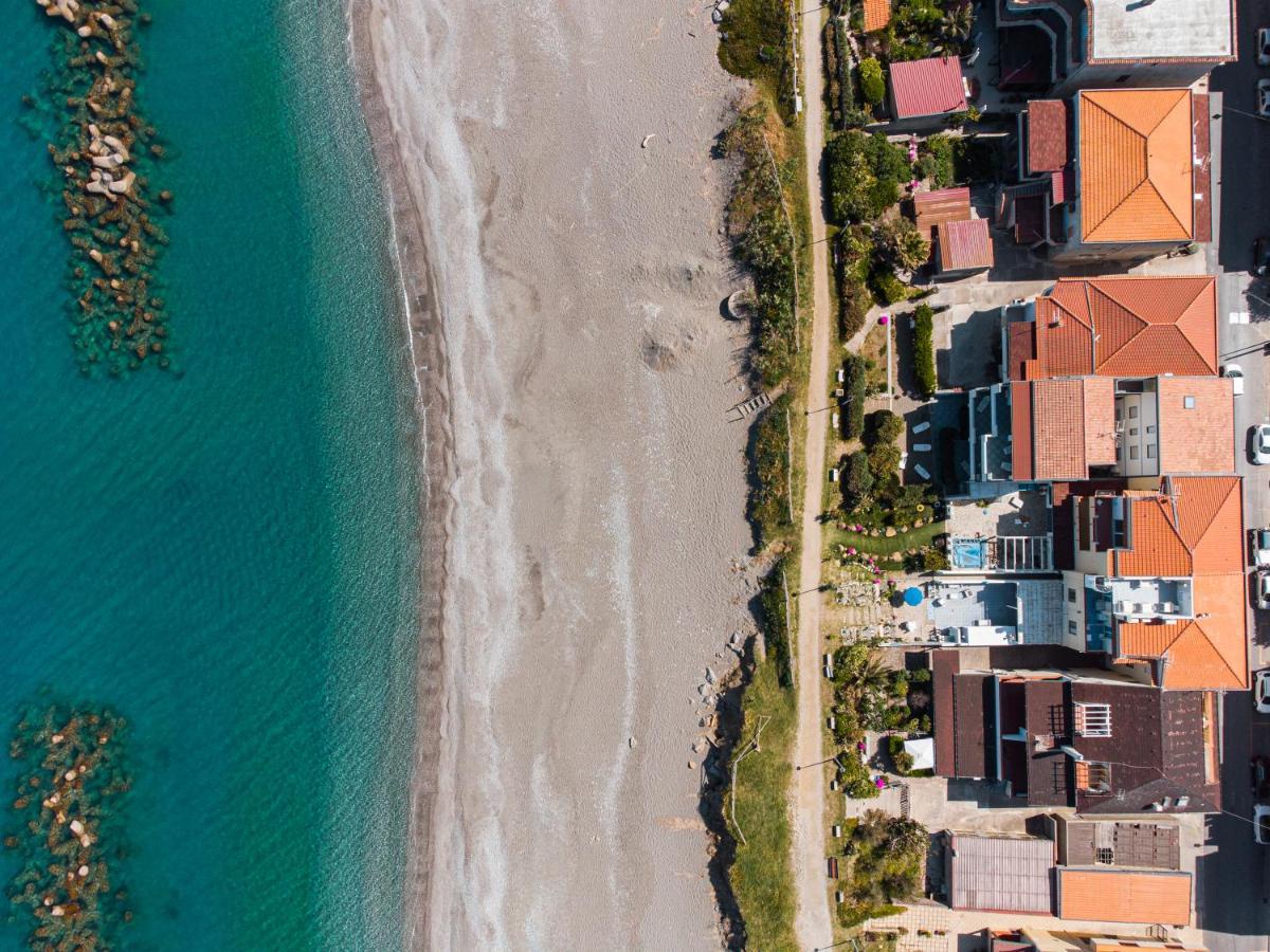 B&B Stella Marina Capo dʼOrlando Екстериор снимка