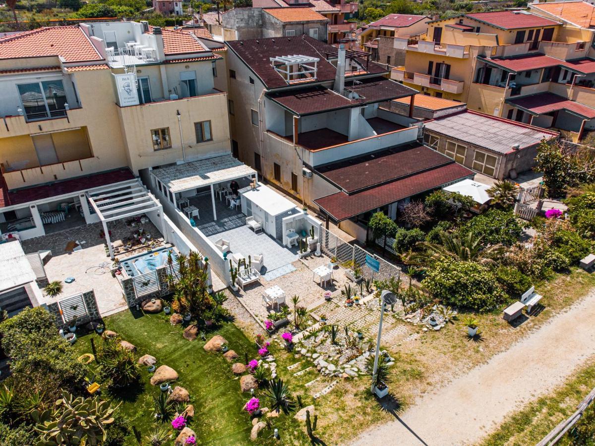 B&B Stella Marina Capo dʼOrlando Екстериор снимка